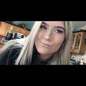 Meet your Posher, Jade